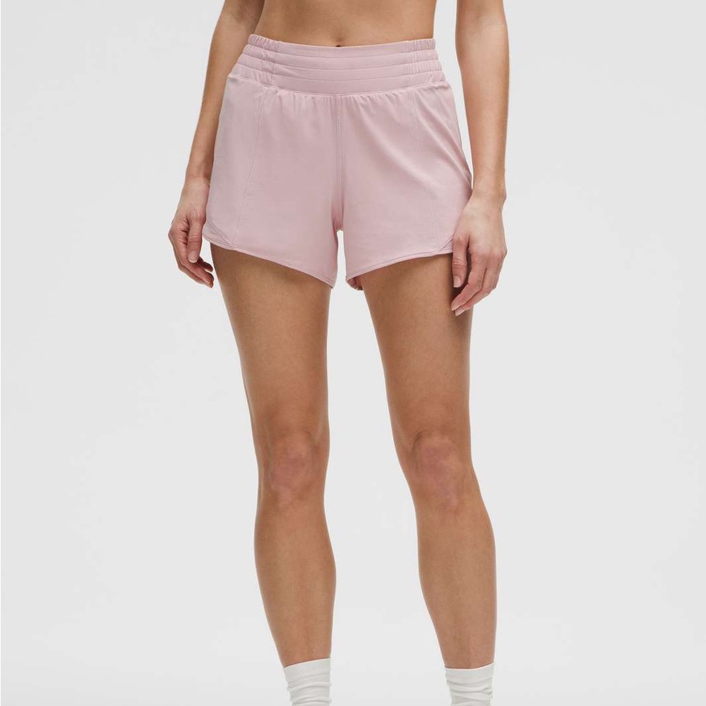 🍋 Lululemon Pink Haze Hotty Hot Shorts